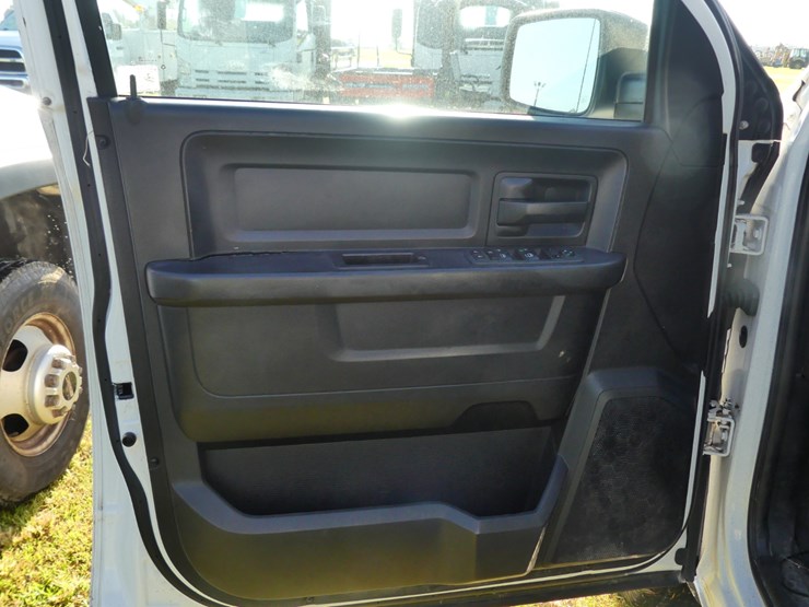 2016-dodge-ram-1500-image-19