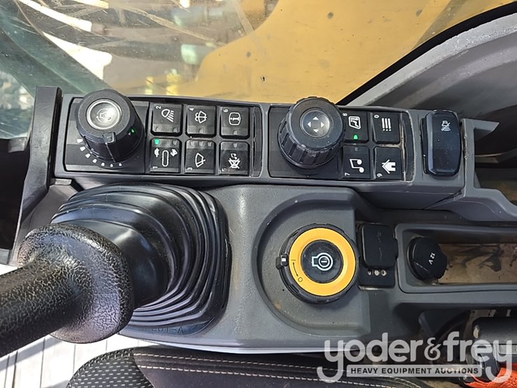 2019-caterpillar-336-image-73