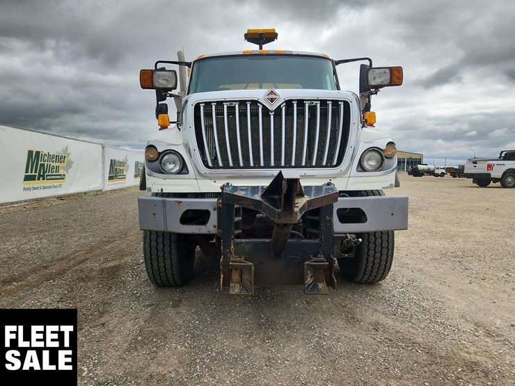 international-workstar-7500-image-9