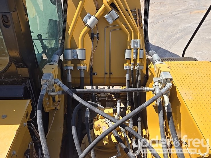 2019-caterpillar-336-image-49