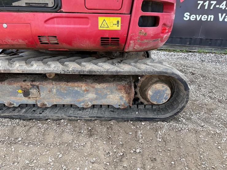 2018-takeuchi-tb260-image-17