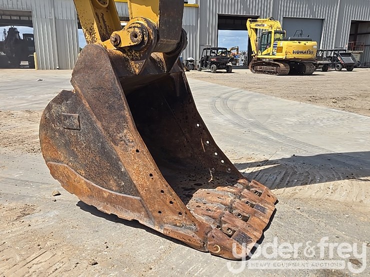 2019-caterpillar-336-image-20
