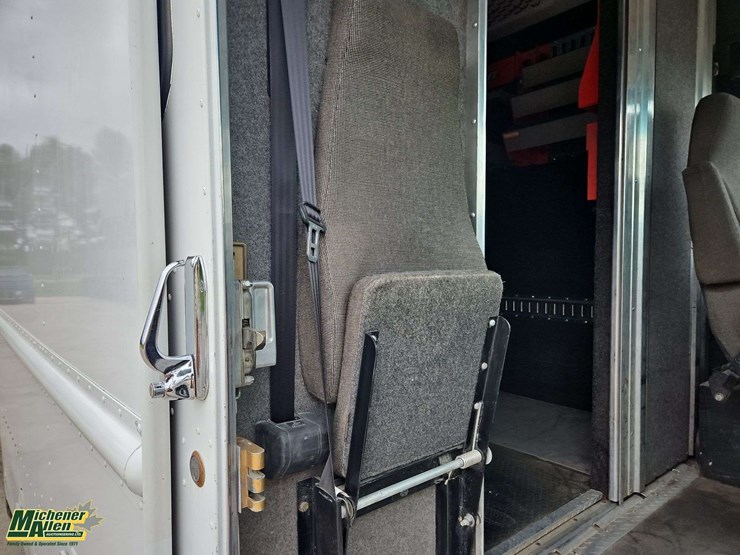 2016-freightliner-mt45-image-17