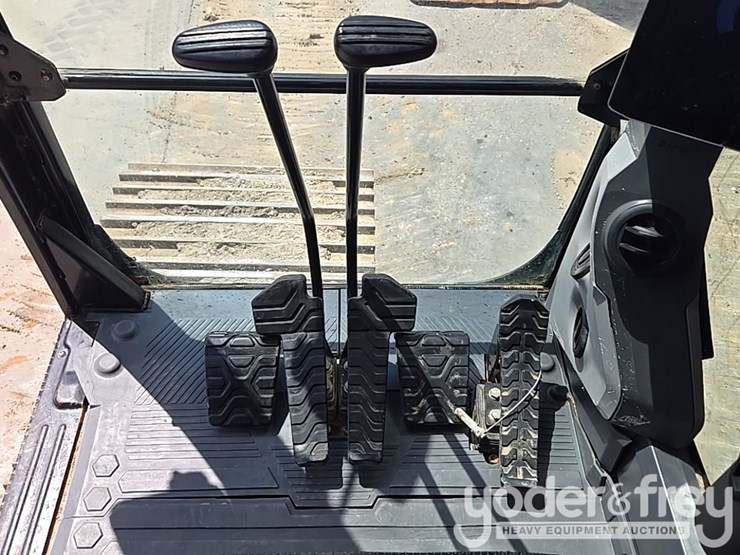 2019-caterpillar-336-image-71