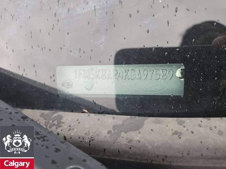 2019-ford-explorer-image-29