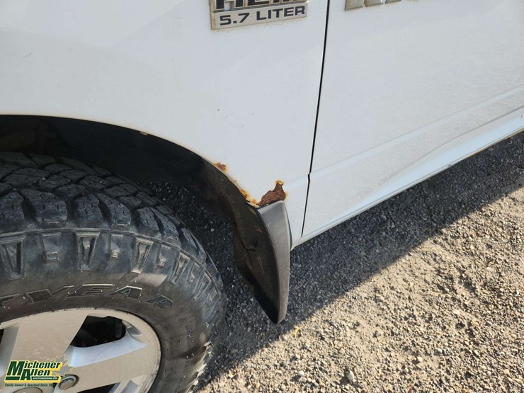 2012-dodge-1500-image-30