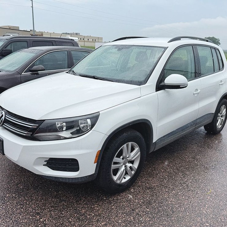 2016 VOLKSWAGEN TIGUAN