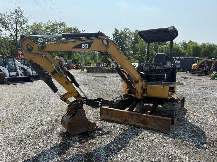 caterpillar-305-image-7