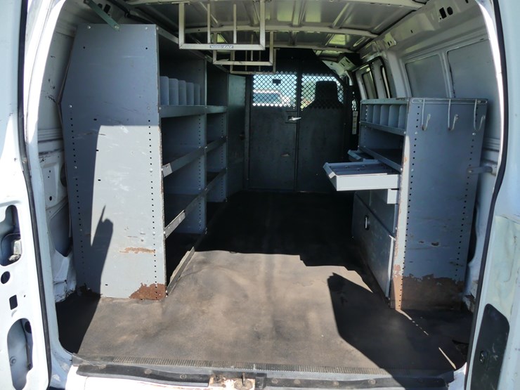 2010-ford-e250-image-7