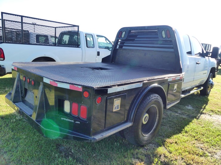 2011-chevrolet-3500hd-image-3