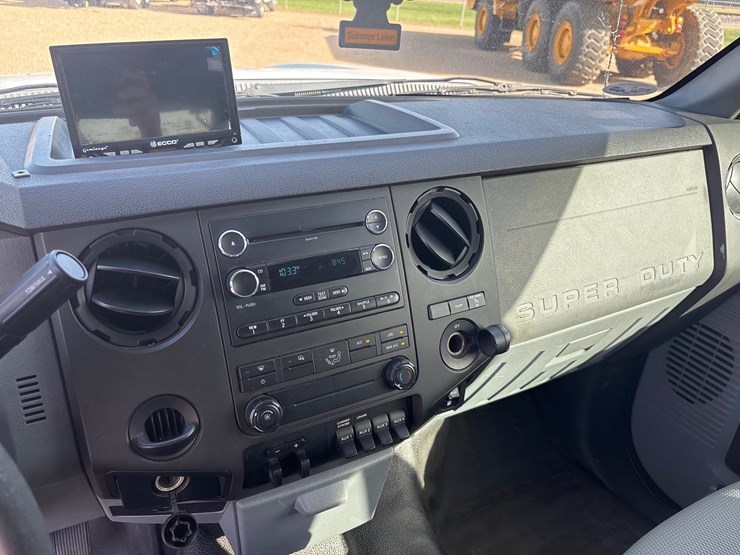 2016-ford-f550-image-38
