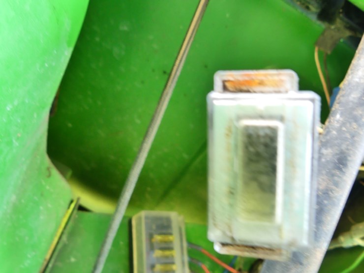 2016-john-deere-tx-image-12