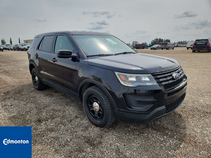 2016-ford-explorer-image-2