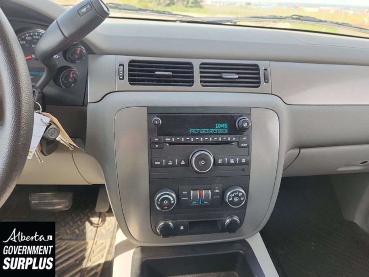 2008-chevrolet-tahoe-image-21