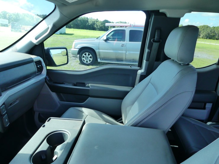 2021-ford-f150-xl-image-12