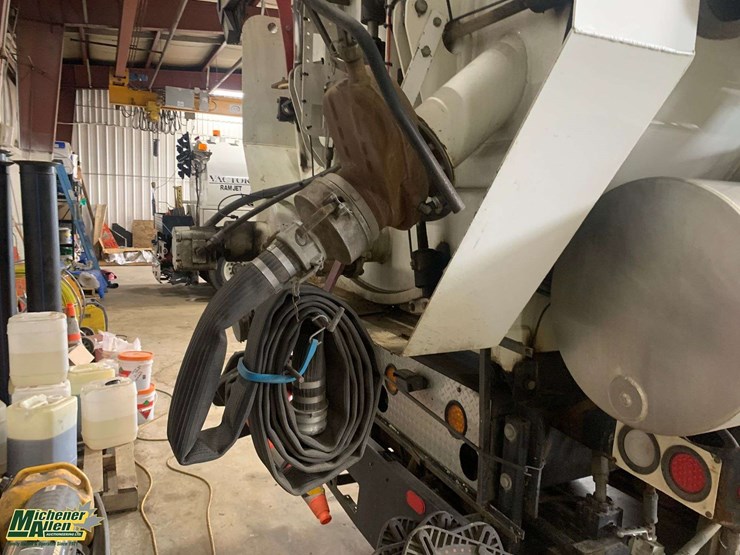2011-international-workstar-7500-image-3