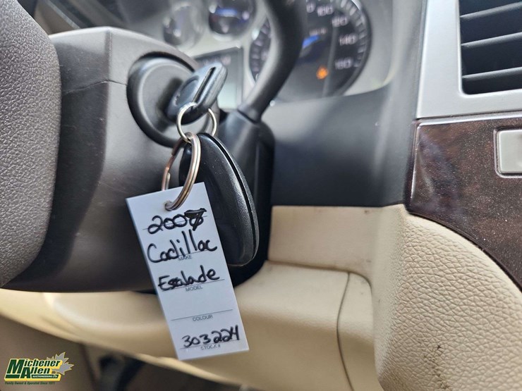 cadillac-escalade-esv-image-14