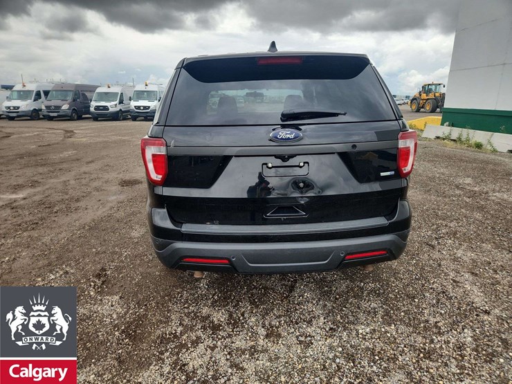 2018-ford-explorer-image-9