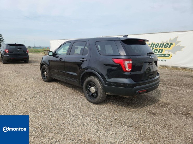 2016-ford-explorer-image-3