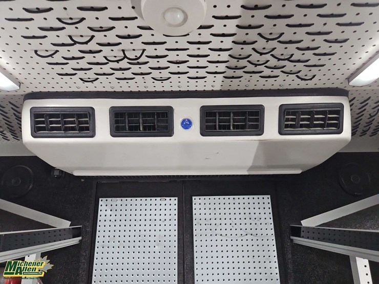 2016-freightliner-mt45-image-34