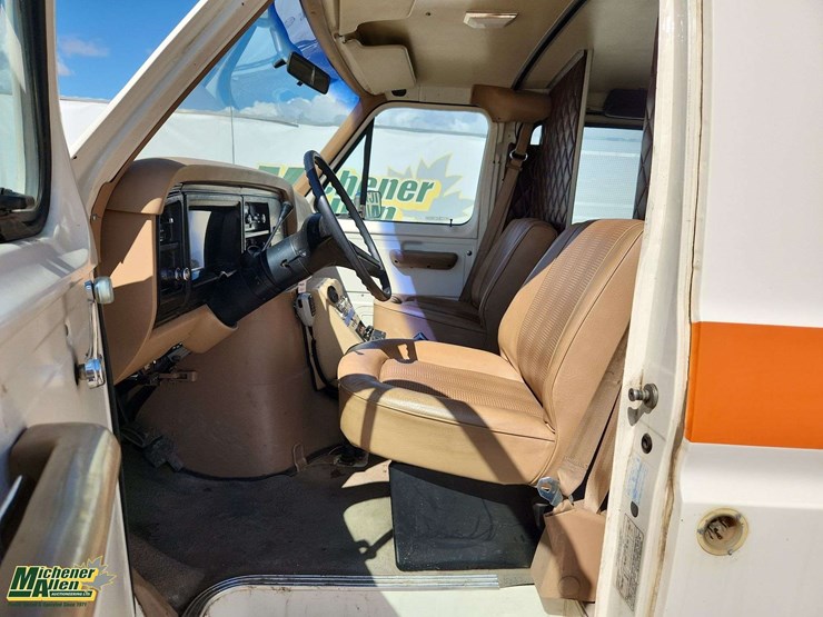 1983-ford-e250-image-10