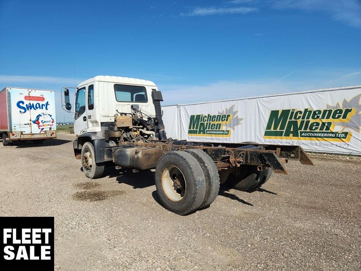 1998-gmc-t7500-image-3