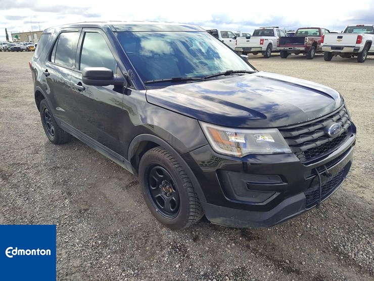 2016-ford-explorer-image-13