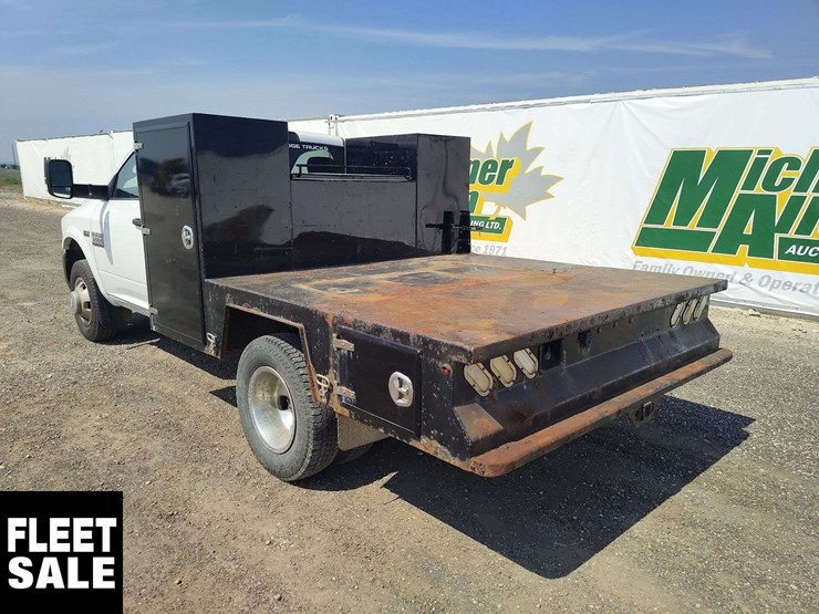 2013-dodge-3500-image-3