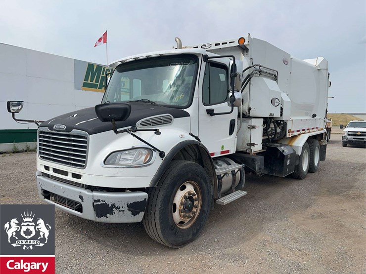 2016-freightliner-m2-106-image-1