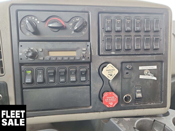 international-workstar-7500-image-18