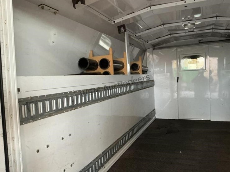 2013-chevrolet-express-3500-image-10