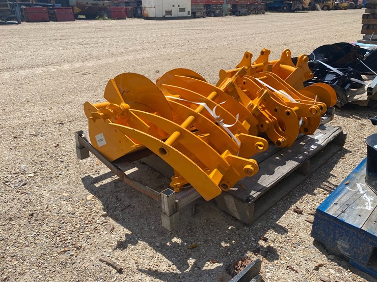 #5134-•-(8)-mini-excav-ator-attachments-image-2