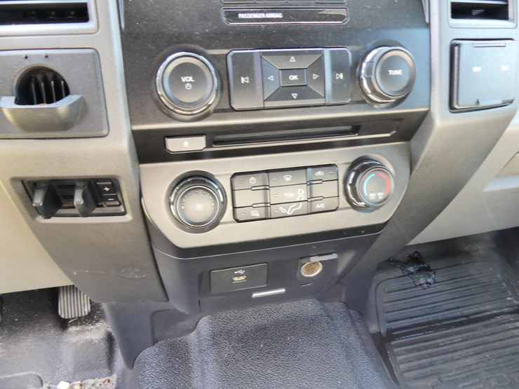 2017-ford-f350-xl-image-18
