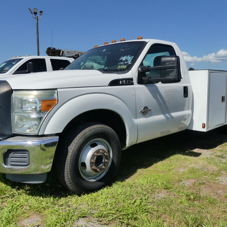 2015 FORD F350 XL