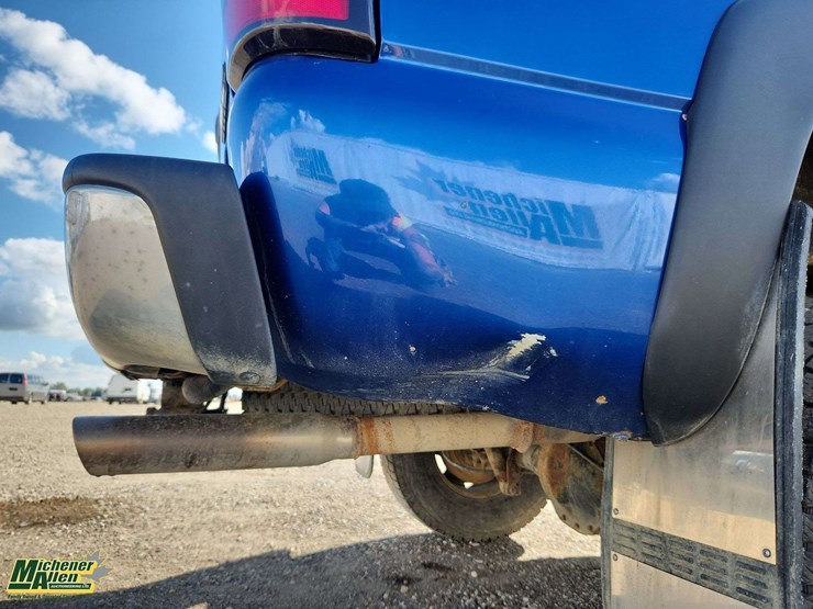 2003-gmc-sierra-2500-image-47
