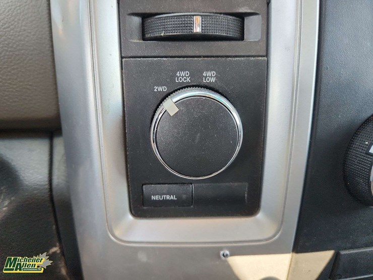 2012-dodge-1500-image-18