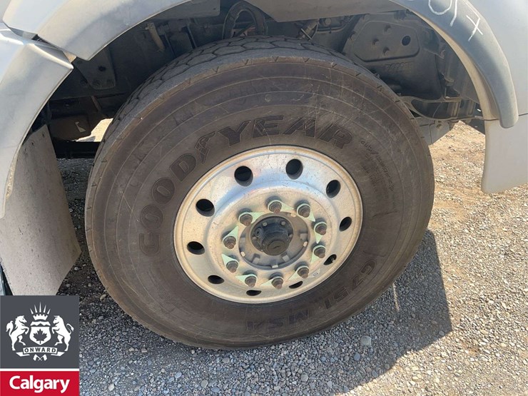 2018-kenworth-t880-image-13