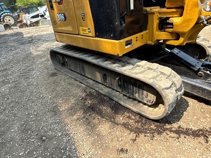 2023-caterpillar-306-cr-image-12