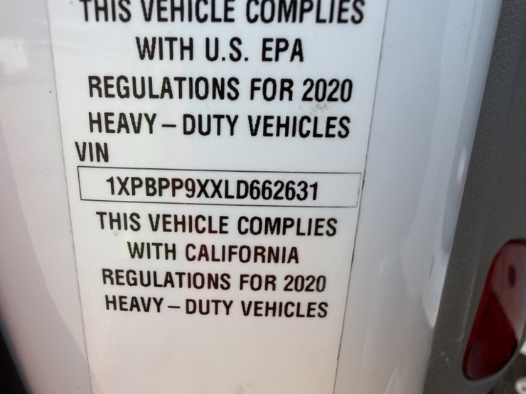2020-peterbilt-579-image-29
