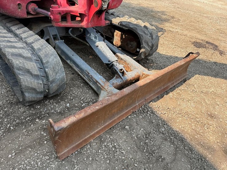 2018-takeuchi-tb260-image-10