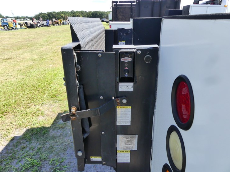 2015-ford-f350-xl-image-9