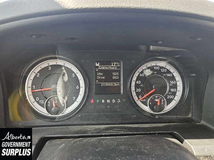 2019-ram-1500-classic-image-14