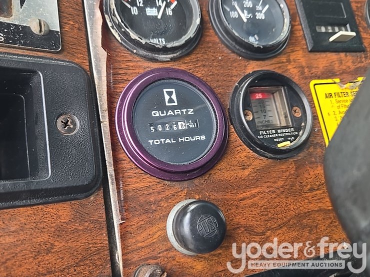 1999-peterbilt-357-image-79