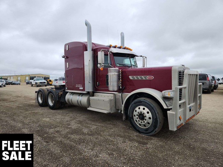 2017-peterbilt-389-image-2