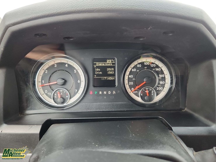 2016-dodge-3500-image-17
