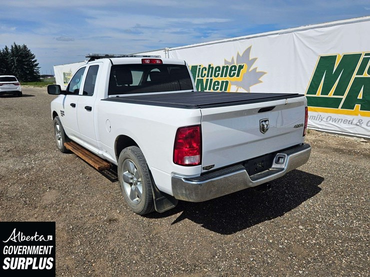 2019-ram-1500-classic-image-19