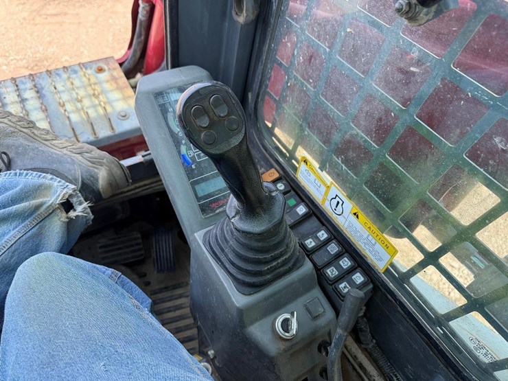 2015-takeuchi-tl12-image-20