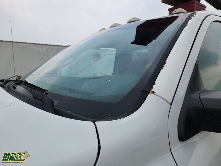 2016-dodge-3500-image-52