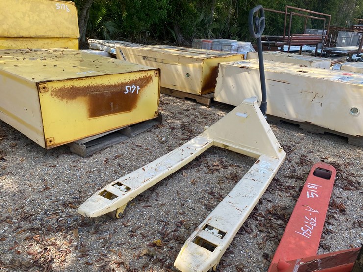 #5180-•-pallet-jack-image-2