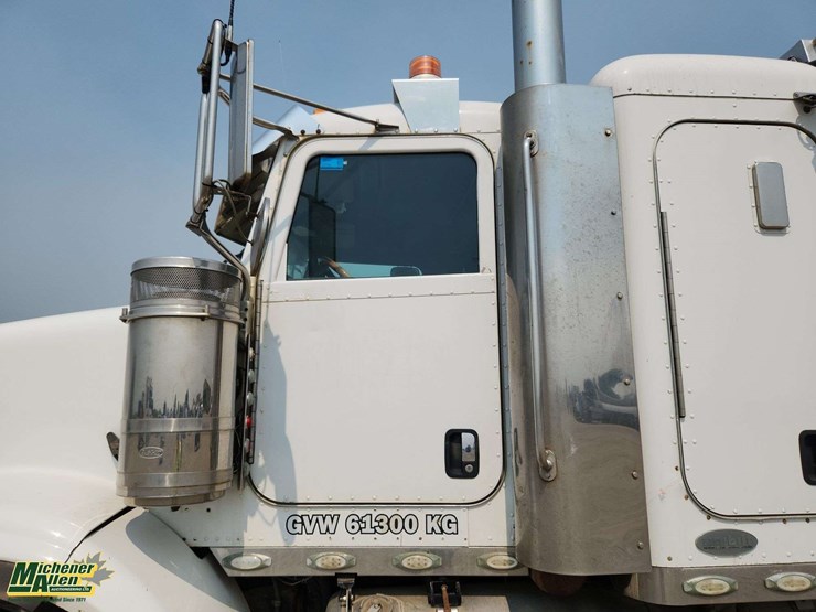 2006-peterbilt-378-image-37